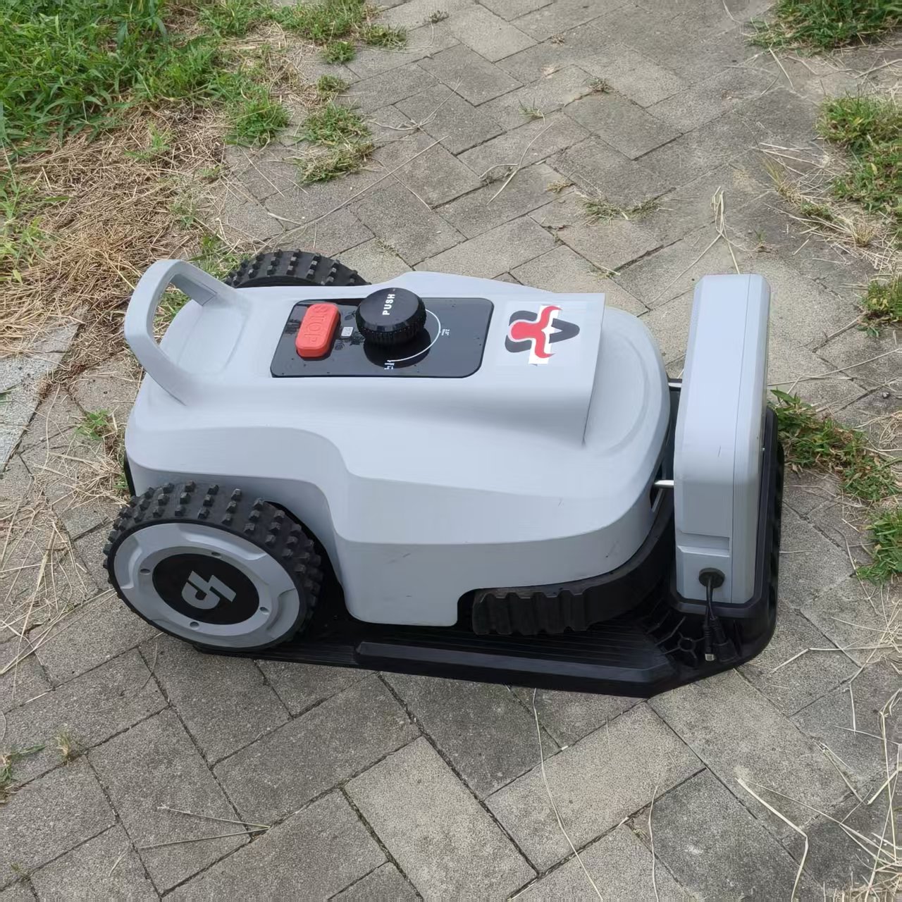 Customized Smart Robotic Lawn  - Smart Automatic Lawn Mower App 评论和价格